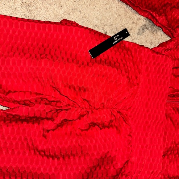 Activewear 2 piece suit red X Large fits like a Large - Picture 9 of 12